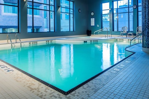 Hotel Blu Vancouver zwembad